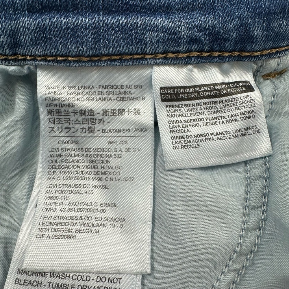 Levi’s Blue Bermuda Denim Shorts Women’s 33 - Picture 4 of 8